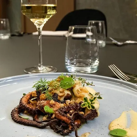 Hotel Gold Tower Lifestyle