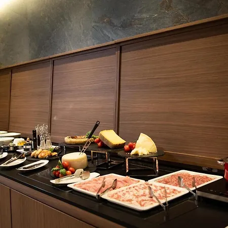 Hotel Gold Tower Lifestyle