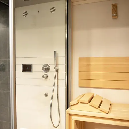 Gold Tower Lifestyle Hotel Naples