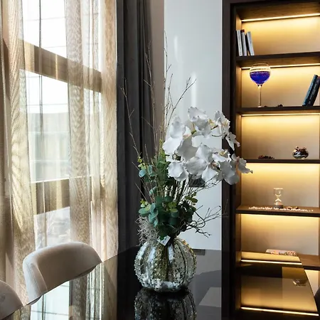 Gold Tower Lifestyle Naples