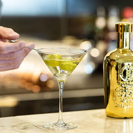 Gold Tower Lifestyle 4* Neapol