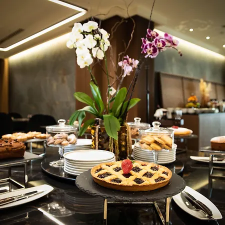 Gold Tower Lifestyle Hotel 4*