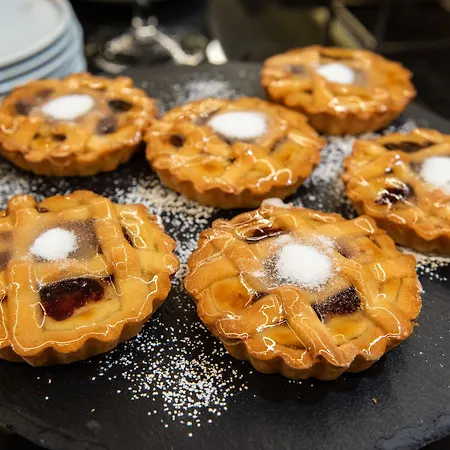 Gold Tower Lifestyle 4*