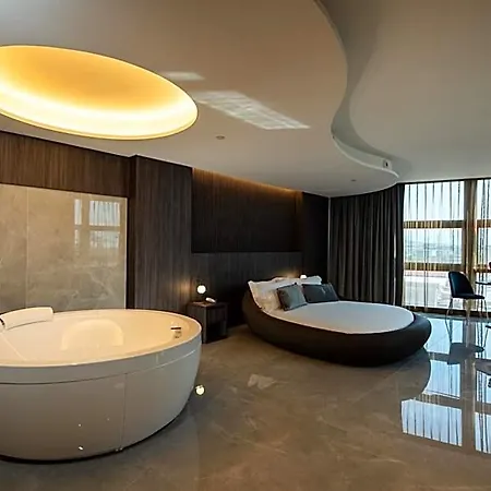 Отель Gold Tower Lifestyle 4*