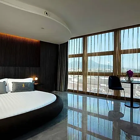Отель Gold Tower Lifestyle Неаполь