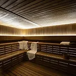 Отель Gold Tower Lifestyle Неаполь