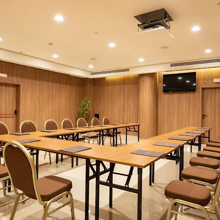 Gold Tower Lifestyle מלון 4*