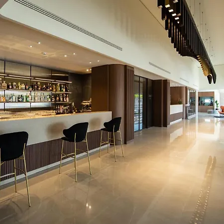 Gold Tower Lifestyle מלון 4*