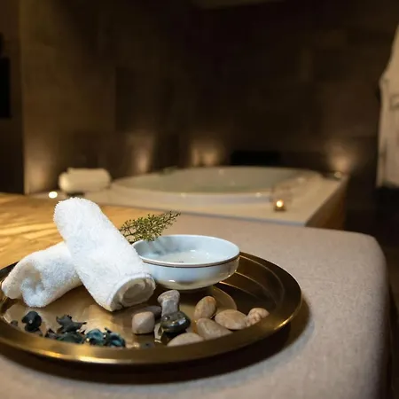 מלון Gold Tower Lifestyle 4*