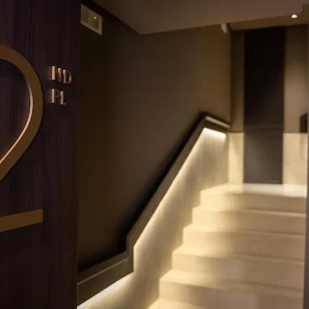 Gold Tower Lifestyle מלון