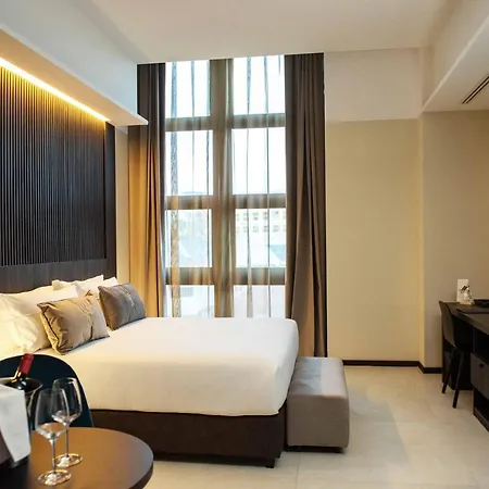 מלון Gold Tower Lifestyle 4*